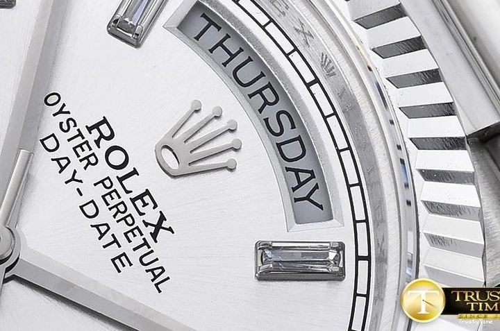 0413 RDD0207C – DayDate SunProtective 674